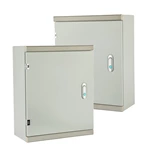 صندوق مقاوم للماء للأجهزة الكهربائية في رصيف القارب