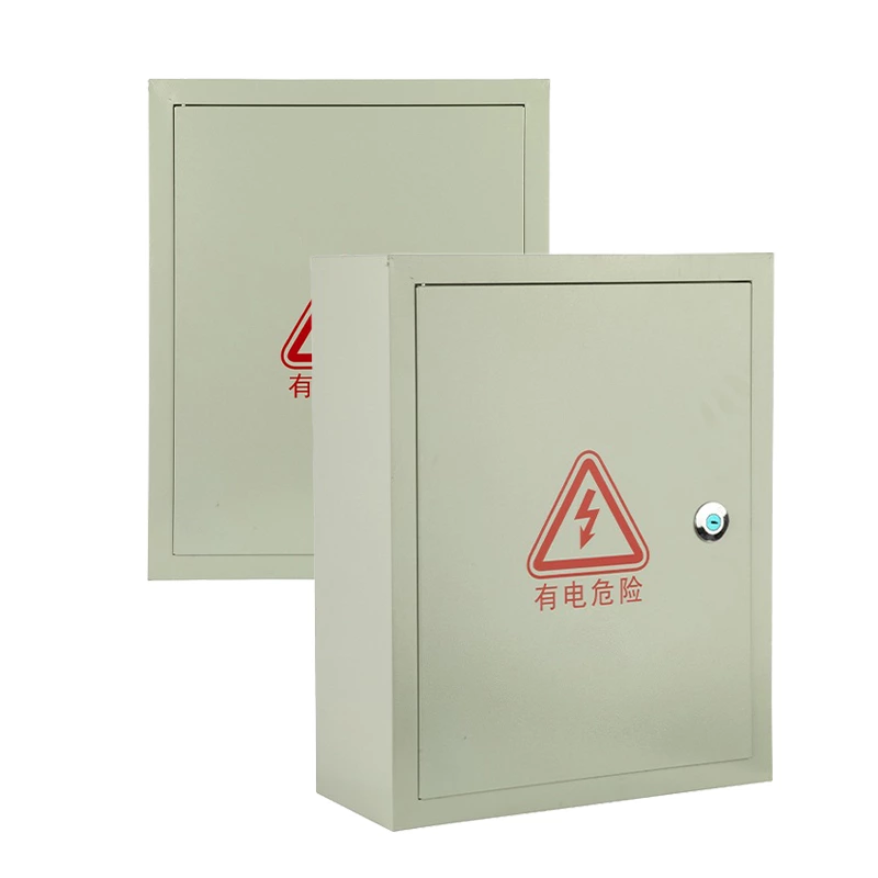 خزانة كهربائية مع لوحة خلفية قابلة للإزالة